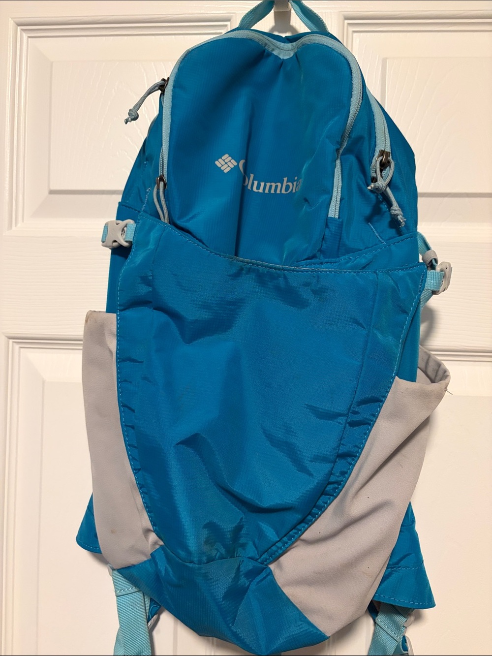 Columbia Teal and Light Gray Trail Backpack